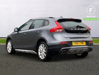 Used Volvo V40 2017 for sale - 79733792: Photo
