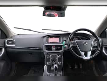 Used Volvo V40 2017 for sale - 79733792: Photo