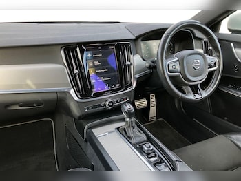 Used Volvo V90 2018 for sale - 77011527: Photo