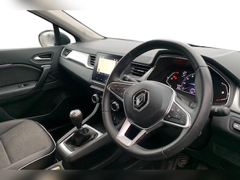 Used Renault Captur 2022 for sale - 77919417: Photo