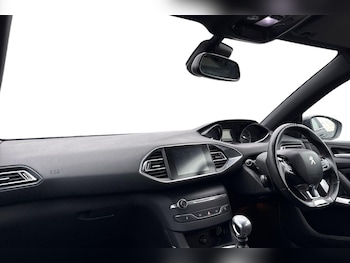 Used Peugeot 308 2018 for sale - 77485522: Photo