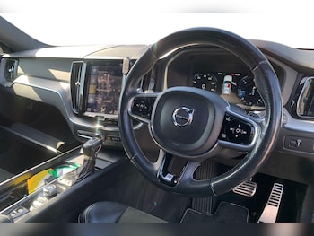 Used Volvo XC60 2017 for sale - 79055421: Photo