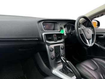 Used Volvo V40 2018 for sale - 74950865: Photo