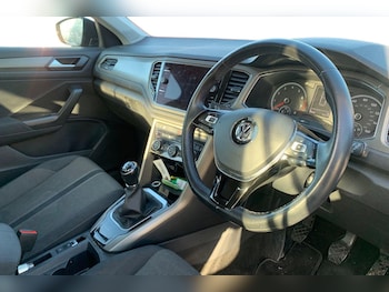 Used Volkswagen T-Roc 2020 for sale - 77361857: Photo