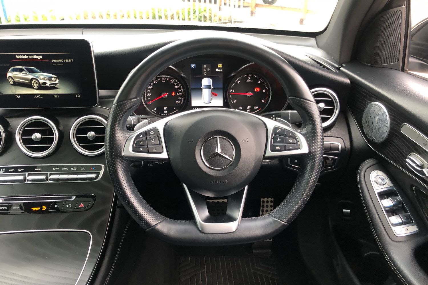 Used Mercedes-Benz GLC 2019 for sale - 76972823: Photo 5