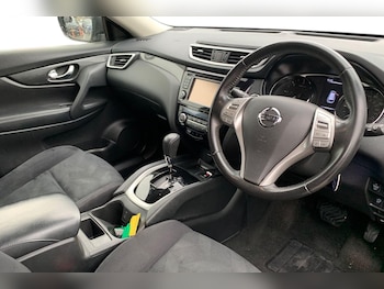 Used Nissan X-Trail 2017 for sale - 77220104: Photo