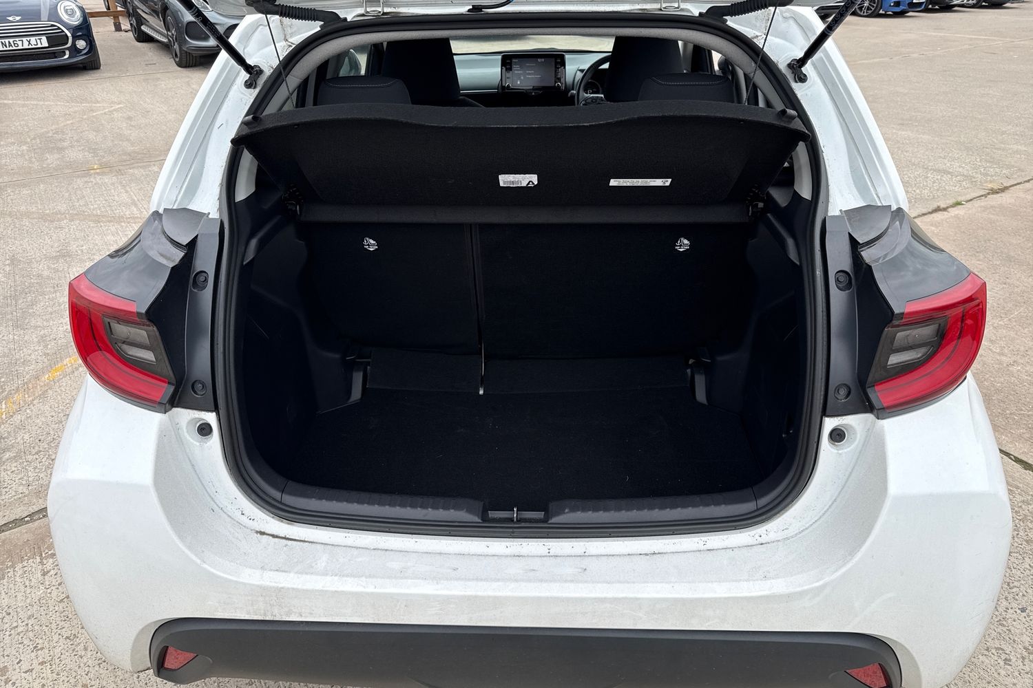 Used Toyota Yaris 2021 for sale - 76267900: Photo 15