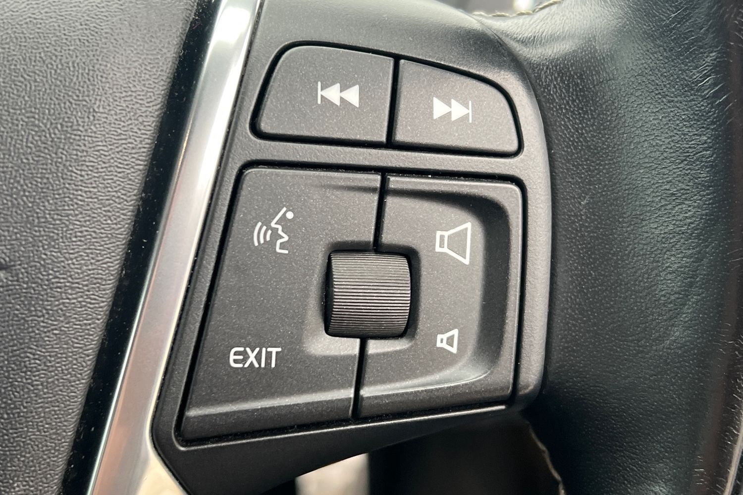 Used Volvo V40 2017 for sale - 78121054: Photo 13