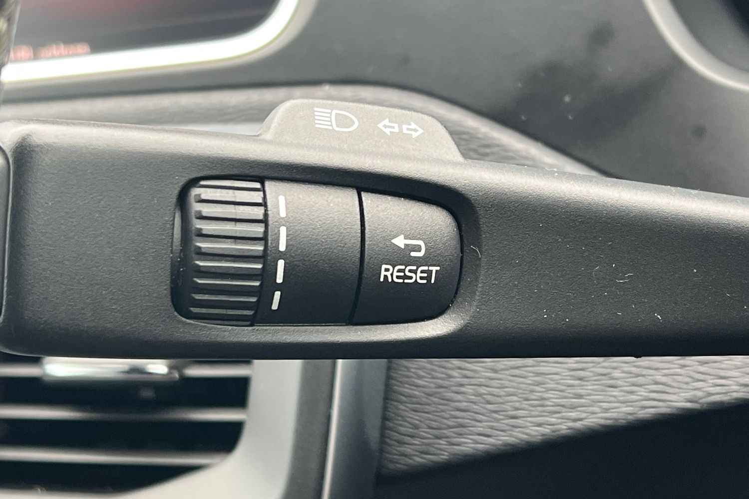 Used Volvo V40 2017 for sale - 78121054: Photo 14