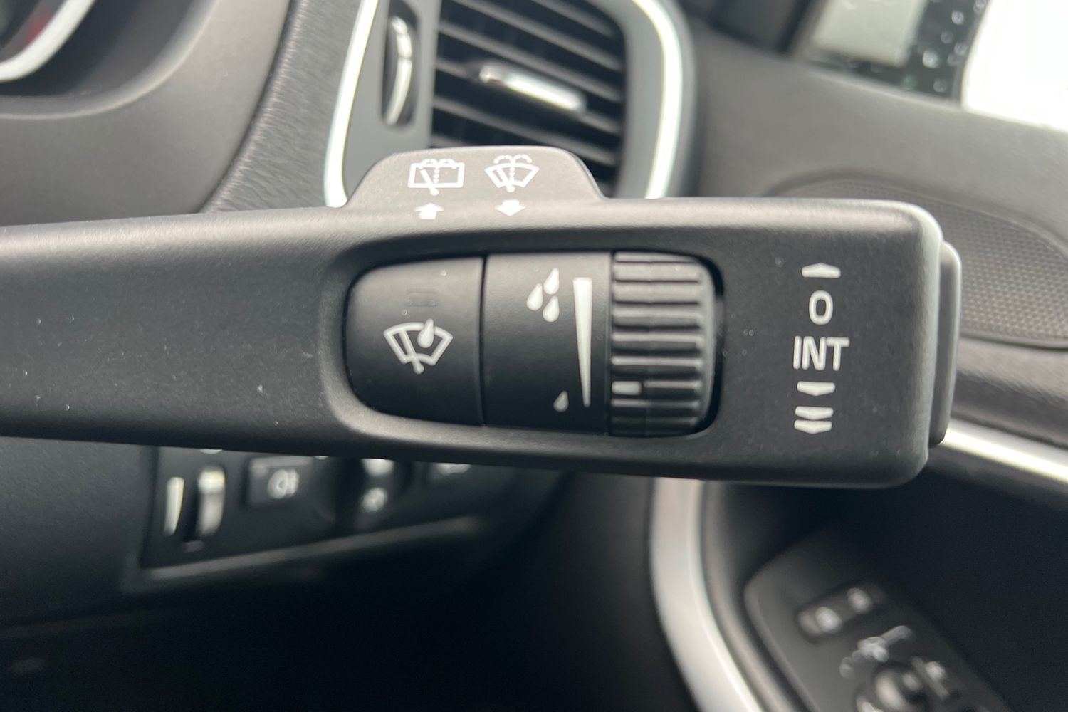 Used Volvo V40 2017 for sale - 78121054: Photo 15