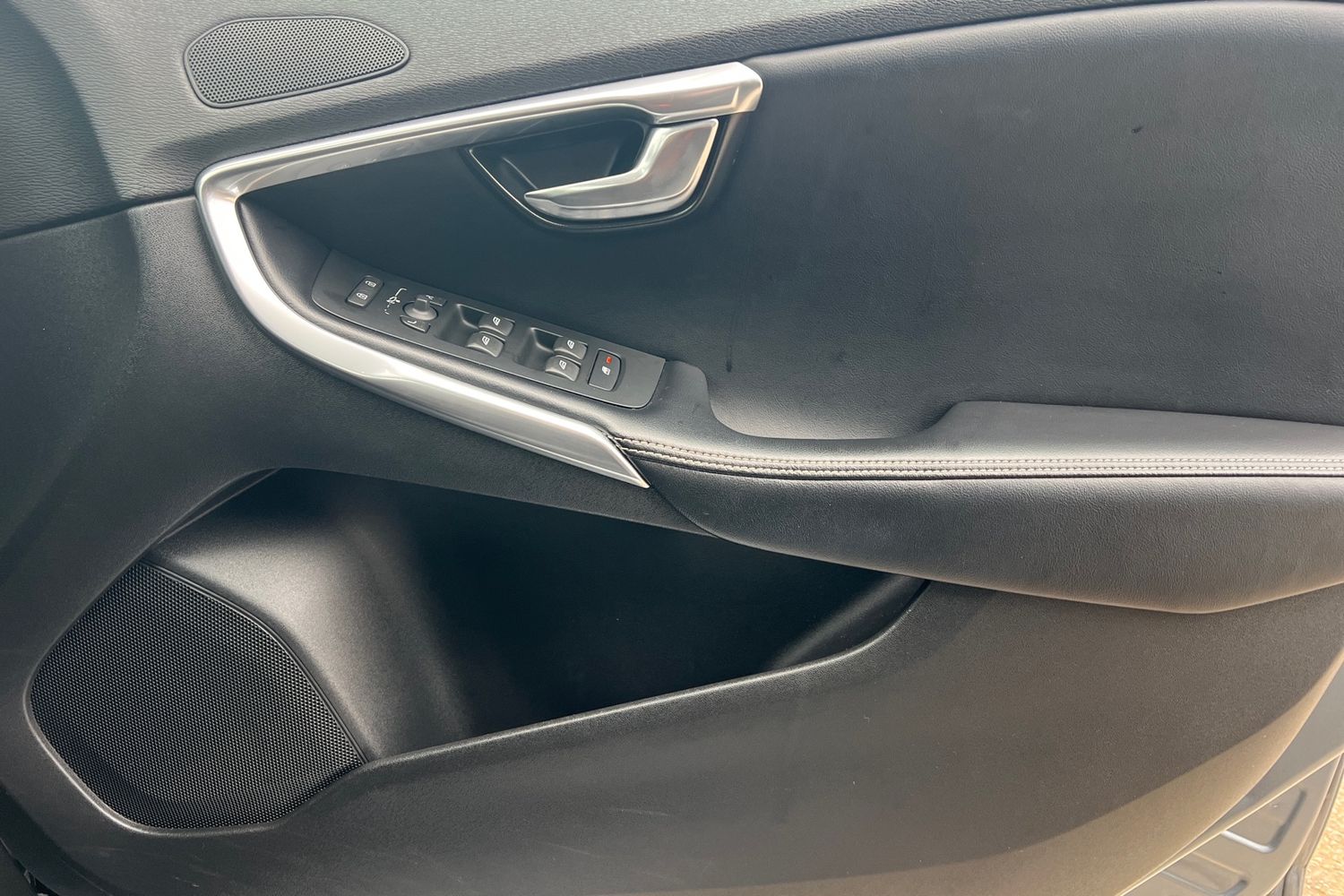 Used Volvo V40 2017 for sale - 78121054: Photo 18