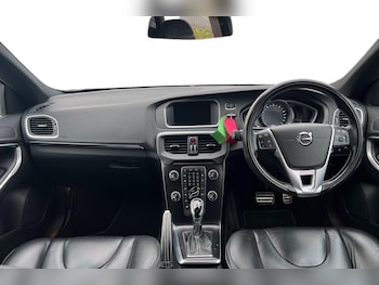 Used Volvo V40 2017 for sale - 78121054: Photo