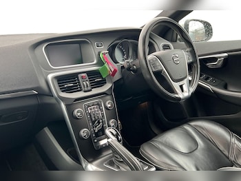 Used Volvo V40 2017 for sale - 78121054: Photo