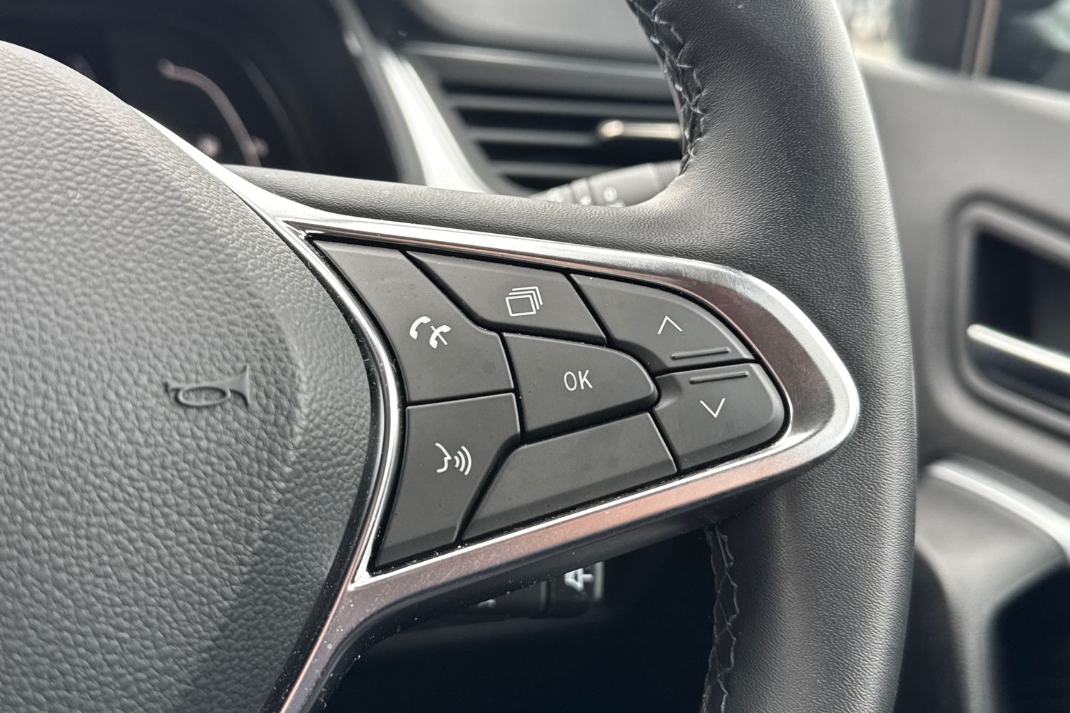 Used Renault Captur 2023 for sale - 76267947: Photo 10