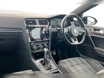 Used Volkswagen Golf 2018 for sale - 77011478: Photo