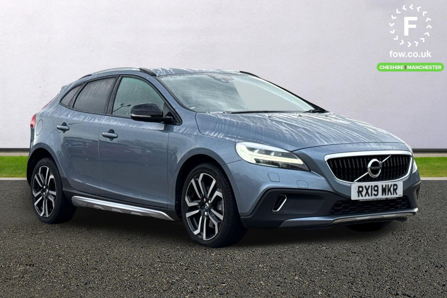Used Volvo V40 2019 for sale - 76416798: Photo 1