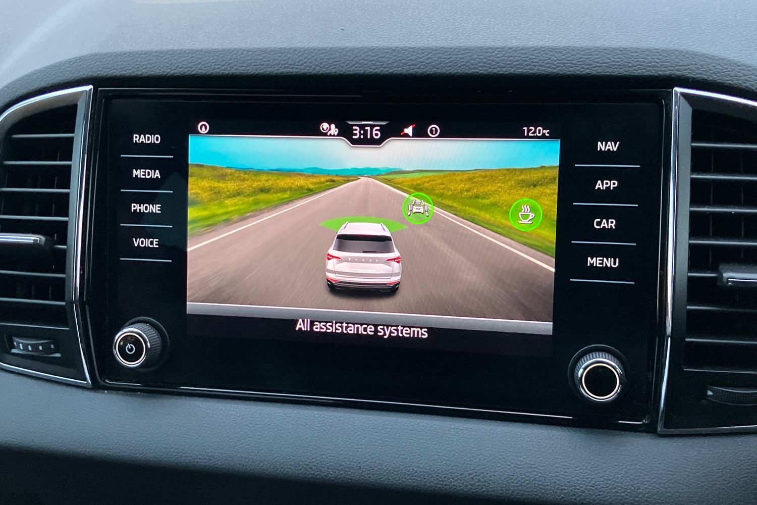 Used Skoda Karoq 2023 for sale - 76972807: Photo 11