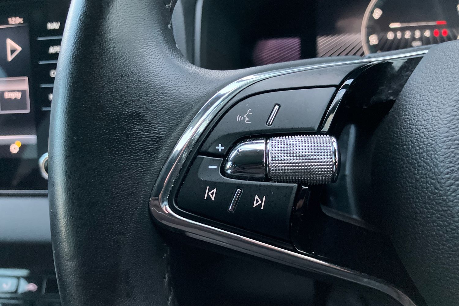 Used Skoda Karoq 2023 for sale - 76972807: Photo 16