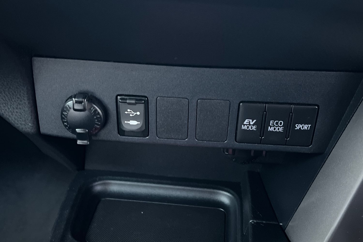 Used Toyota RAV4 2018 for sale - 77805265: Photo 10