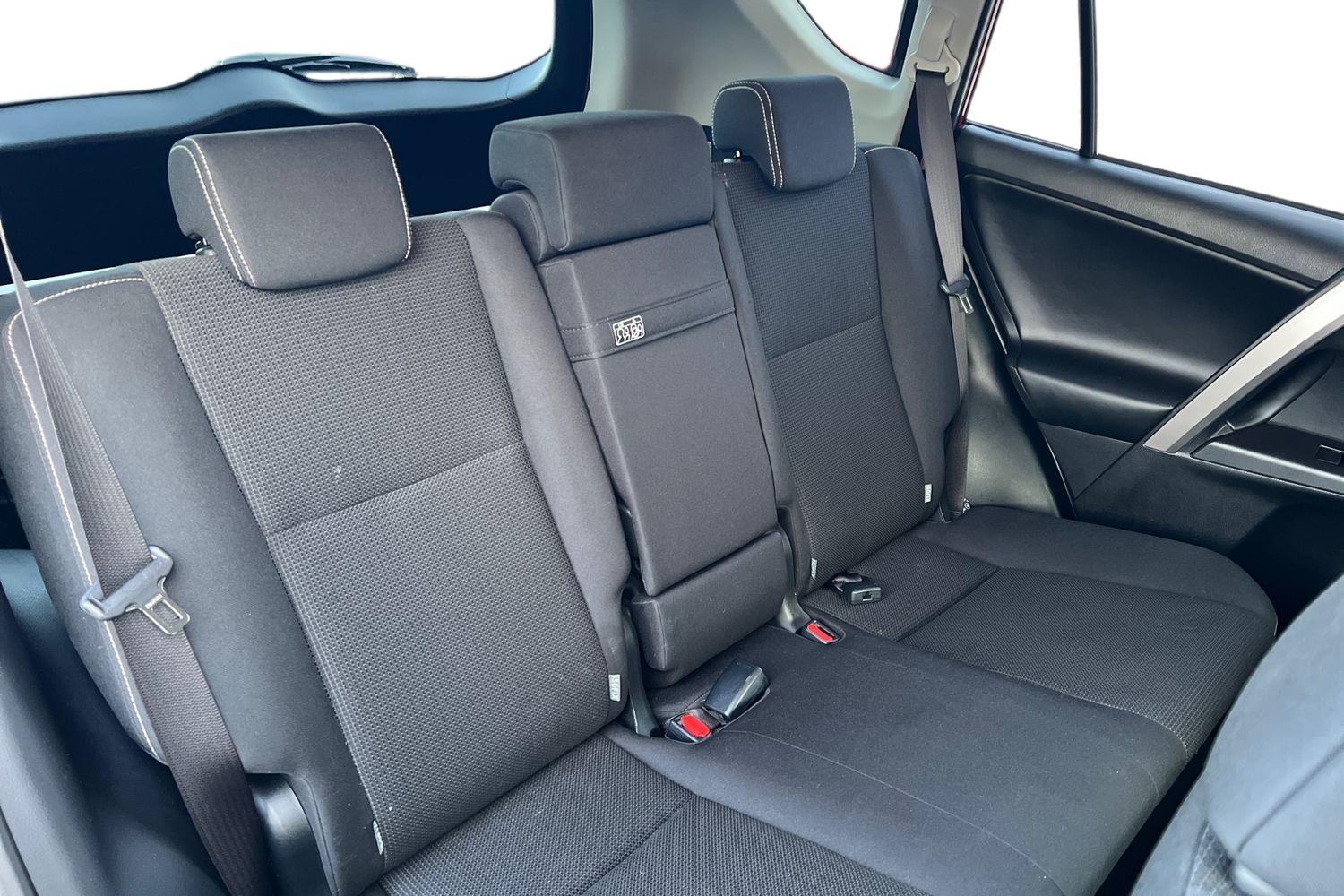 Used Toyota RAV4 2018 for sale - 77805265: Photo 18