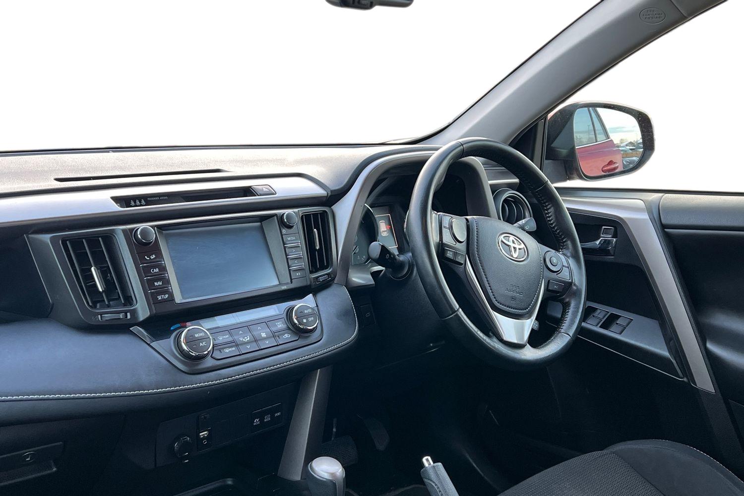 Used Toyota RAV4 2018 for sale - 77805265: Photo 4