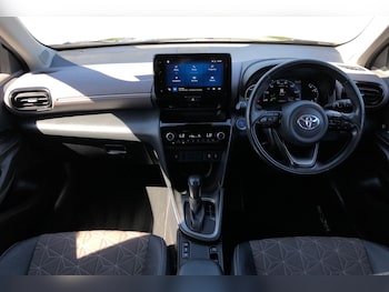 Used Toyota Yaris Cross 2023 for sale - 78997353: Photo
