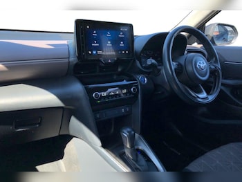 Used Toyota Yaris Cross 2023 for sale - 78997353: Photo