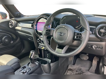 Used MINI Hatch 2023 for sale - 75850718: Photo