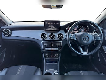 Used Mercedes-Benz GLA 2019 for sale - 77642045: Photo