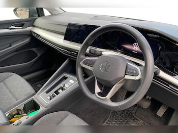 Used Volkswagen Golf 2023 for sale - 77963392: Photo