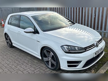 Used Volkswagen Golf 2016 for sale - 77674968: Photo