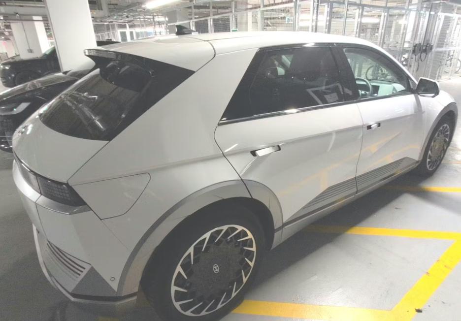 Used Hyundai IONIQ 5 2023 for sale - 77303076: Photo 2