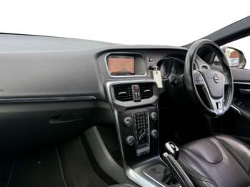 Used Volvo V40 2019 for sale - 74949374: Photo