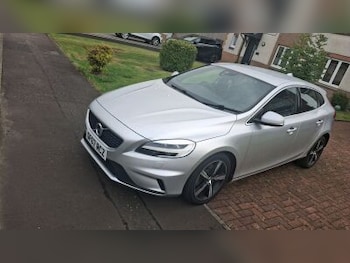 Used Volvo V40 2017 for sale - 79463201: Photo