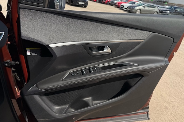 Used Peugeot 3008 2018 for sale - 76164760: Photo 12