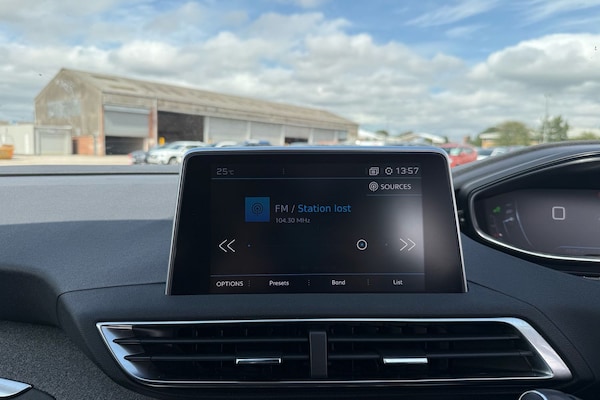 Used Peugeot 3008 2018 for sale - 76164760: Photo 6