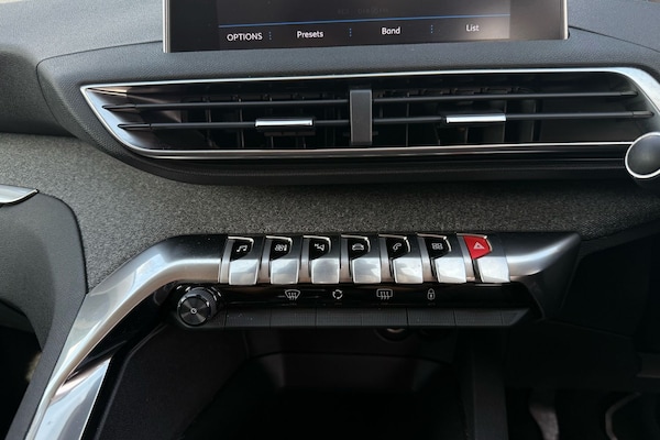 Used Peugeot 3008 2018 for sale - 76164760: Photo 7