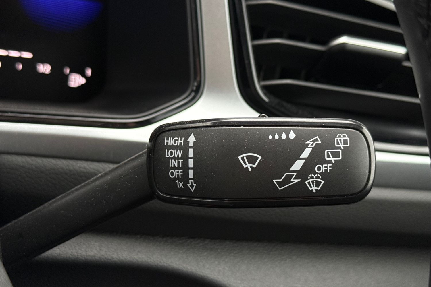 Used Volkswagen T-Roc 2023 for sale - 77432232: Photo 14