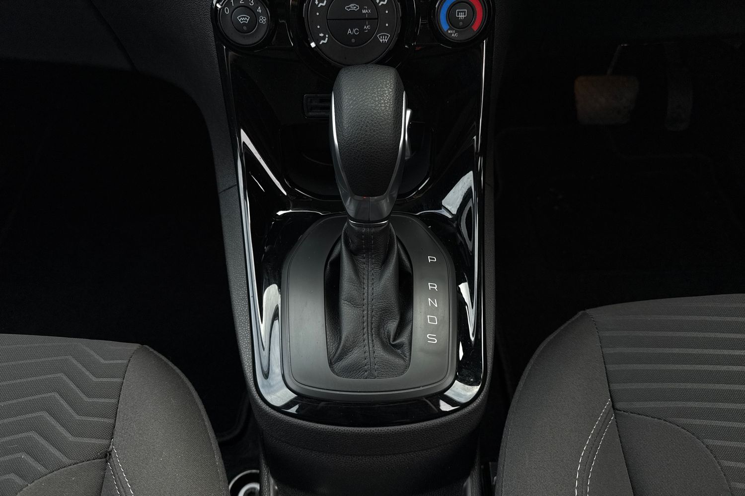 Used Ford Fiesta 2017 for sale - 76320352: Photo 8