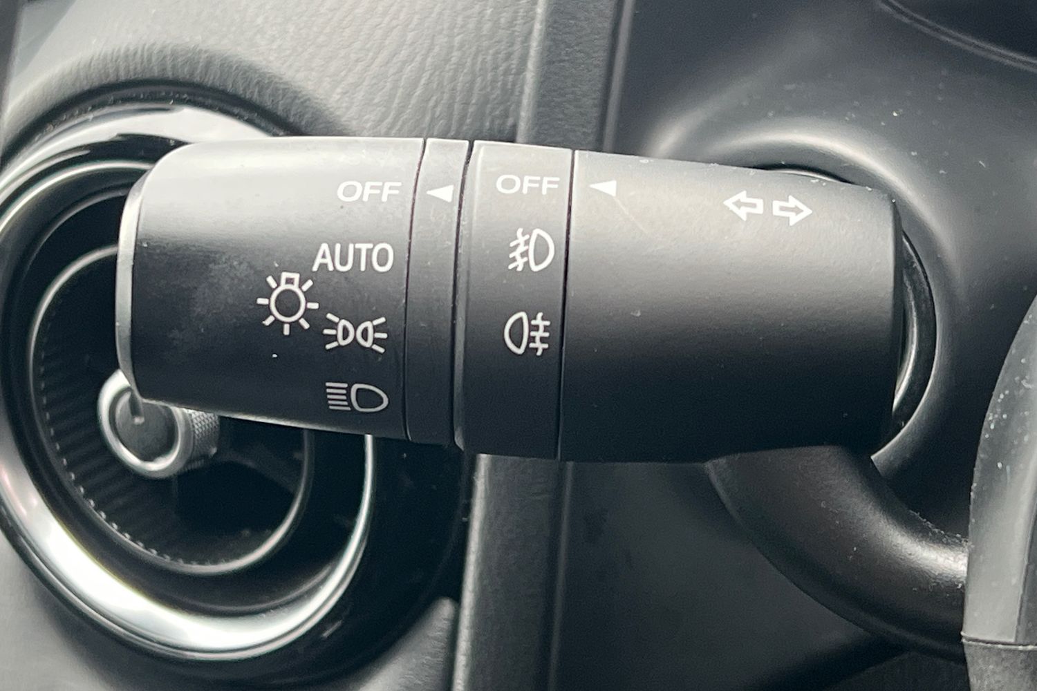 Used Mazda Mazda2 2018 for sale - 76541038: Photo 16