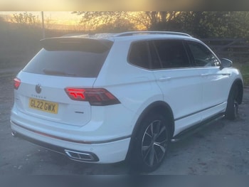 2022 - 2.0 TDI R-Line 5dr DSG