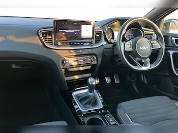 Used Kia XCeed 2023 for sale - 76739543: Photo