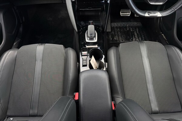 Used Peugeot 2008 2020 for sale - 75440637: Photo 10