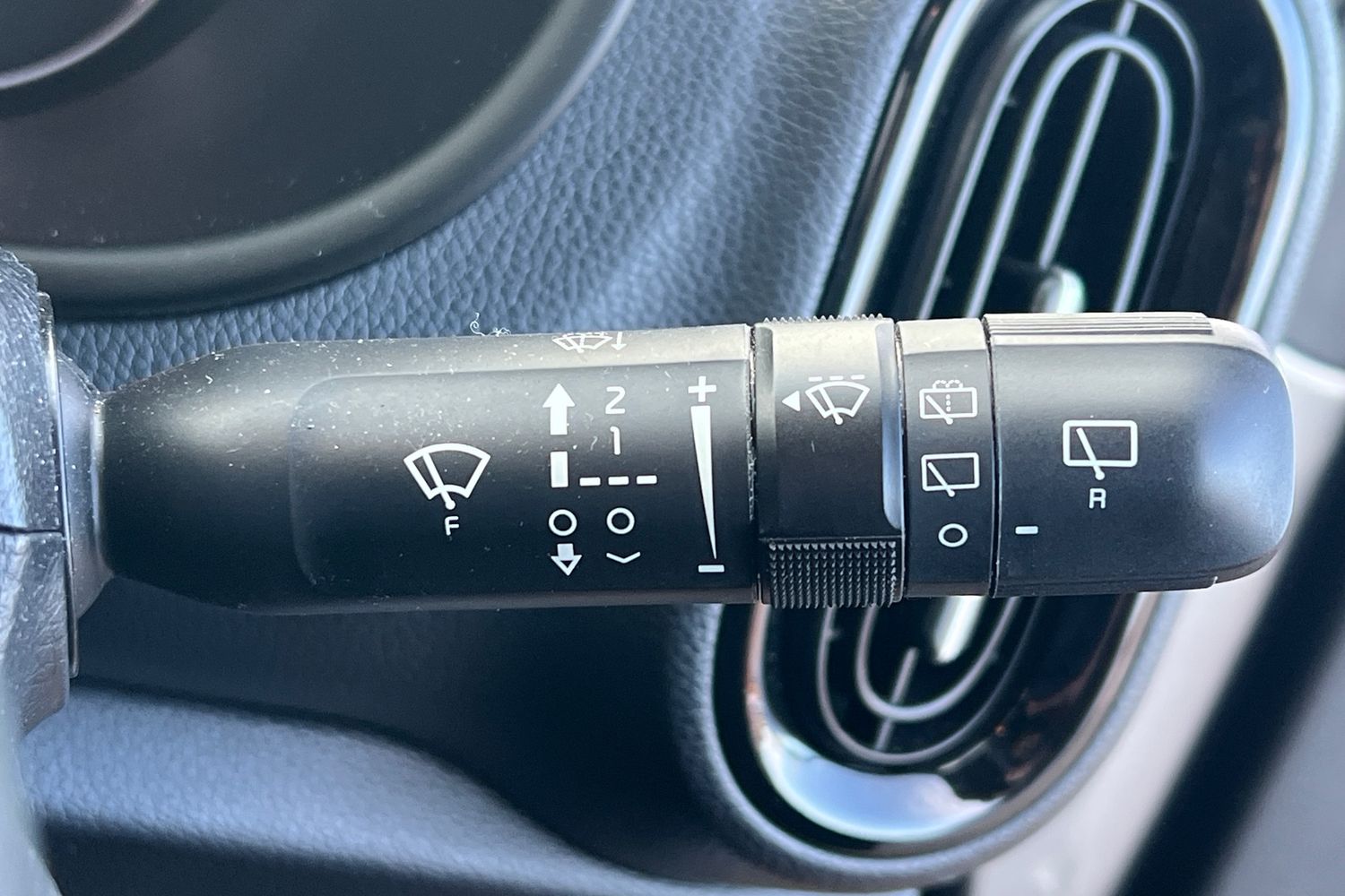 Used Kia Picanto 2023 for sale - 76827986: Photo 15