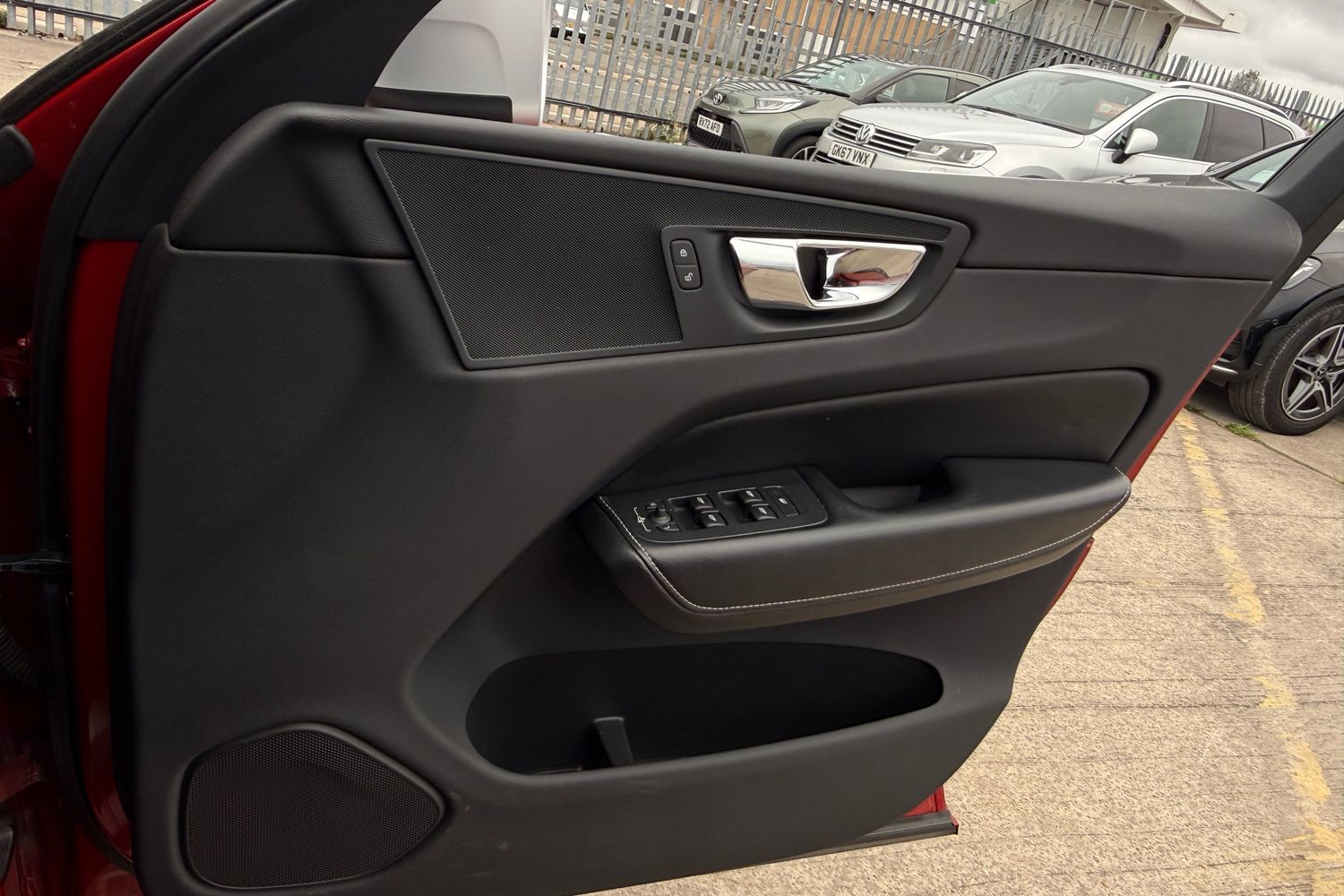 Used Volvo XC60 2018 for sale - 75995989: Photo 12