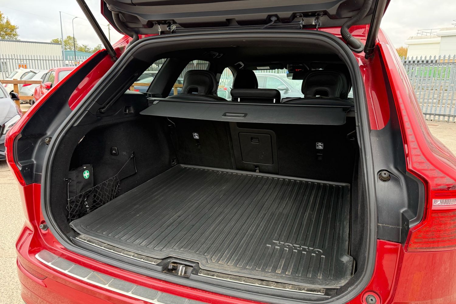 Used Volvo XC60 2018 for sale - 75995989: Photo 15