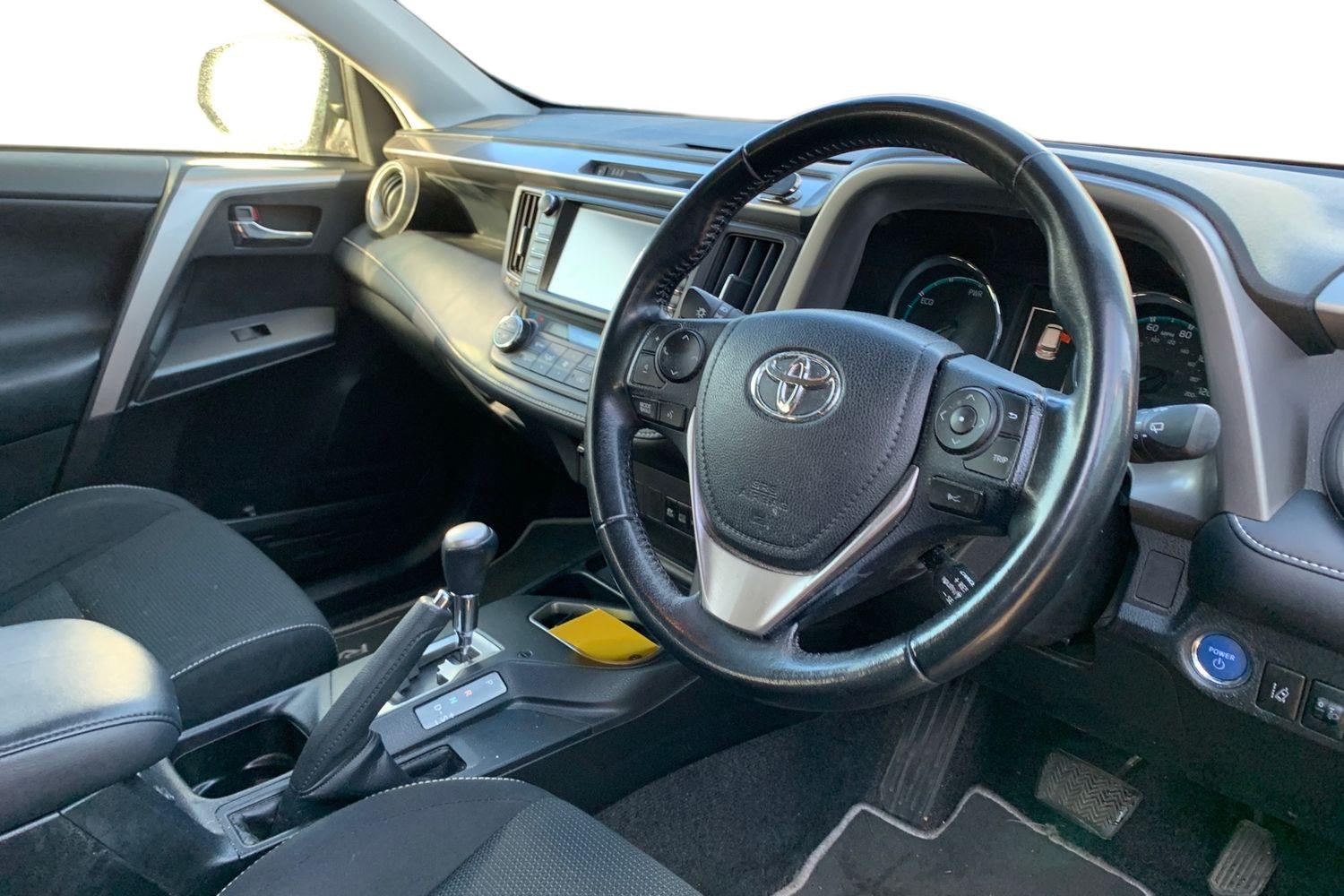 Used Toyota RAV4 2017 for sale - 77459056: Photo 3