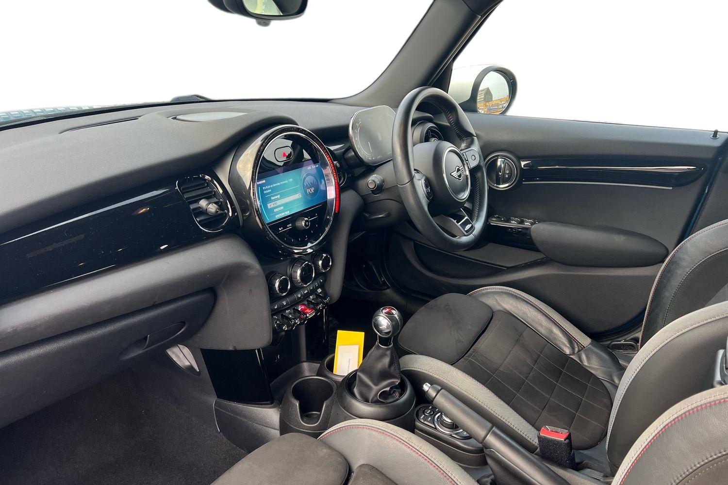 Used MINI Hatch 2021 for sale - 76844654: Photo 4