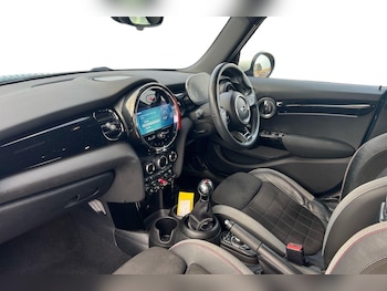 Used MINI Hatch 2021 for sale - 76844654: Photo