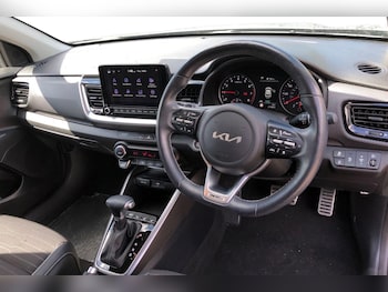 Used Kia Stonic 2023 for sale - 78746114: Photo